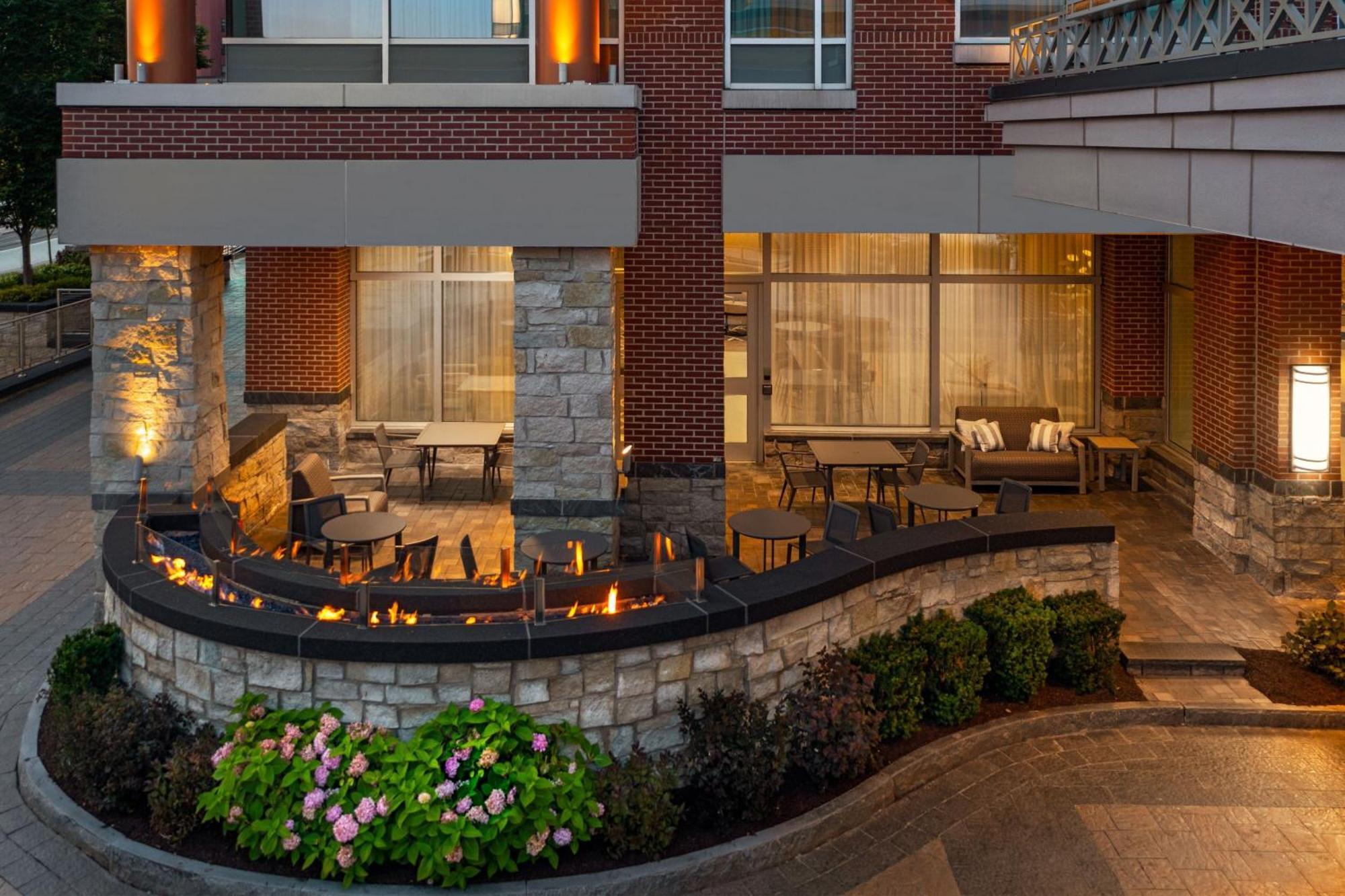 Courtyard By Marriott Buffalo Downtown/Canalside Exterior photo